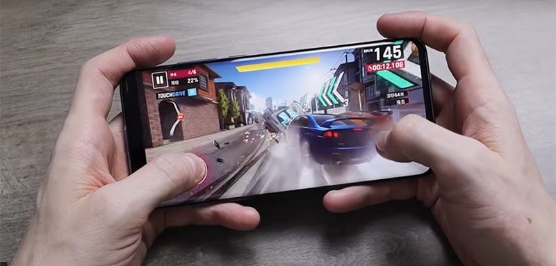 Lựa chọn m&aacute;y c&oacute; cấu h&igrave;nh đủ để giải tr&iacute;